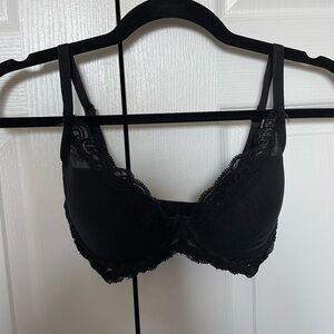 30DD Natori Featers Plunge T-Short Bra. Black.